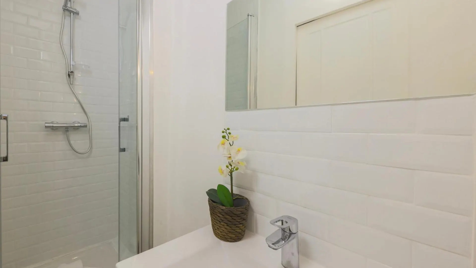 Opera District Comfortable Retreat Apartment *